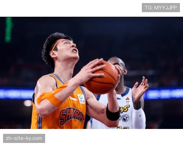 上海轻取新疆巩固前四 洛夫顿与王哲林内外组合威力显现